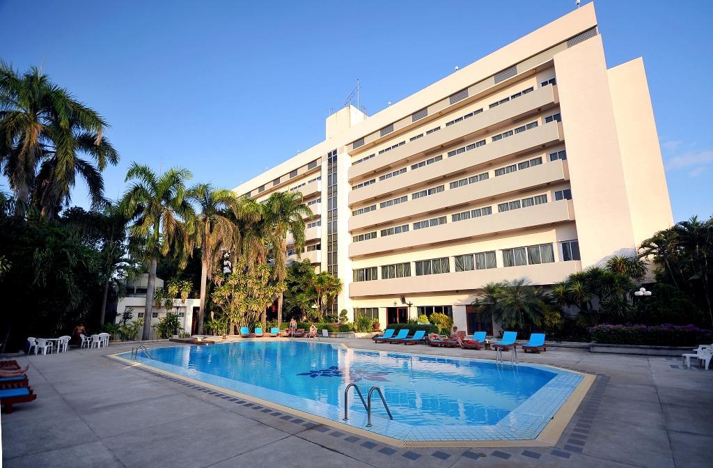 Maeyom Palace Hotel Phrae Dış mekan fotoğraf