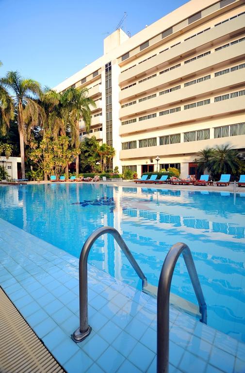 Maeyom Palace Hotel Phrae Dış mekan fotoğraf